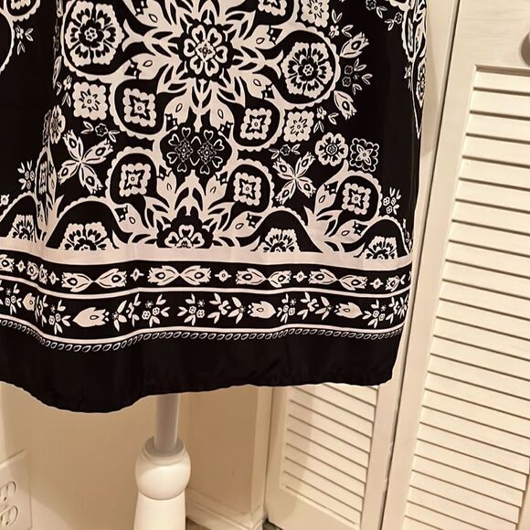 OLD Navy Black And Grey Patterned Mini Dress. Size S/P - Picture 3 of 5